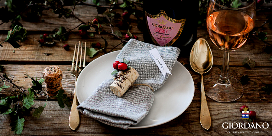 DIY: Christmas wine-cork placeholders