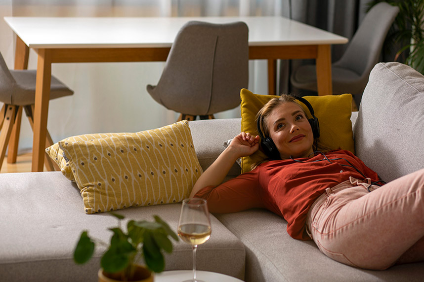 Wine and music: the perfect playlists to relax with a good wine Wine and music: the perfect playlists to relax with a good wine