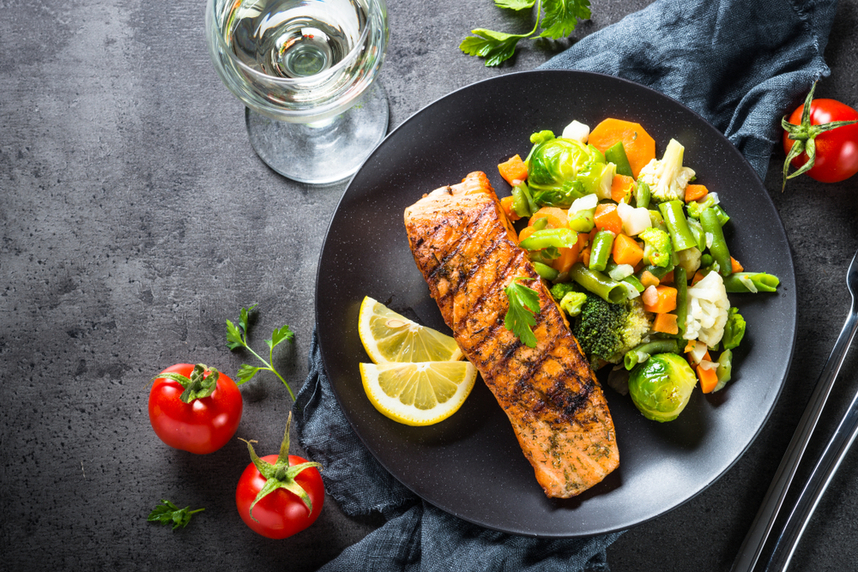 Ideal side dishes and wine to accompany a fish barbecue.